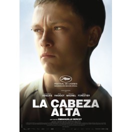 La cabeza alta